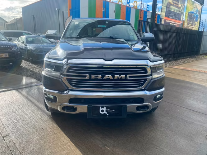 RAM 1500 LARAMIE 5.7 2020