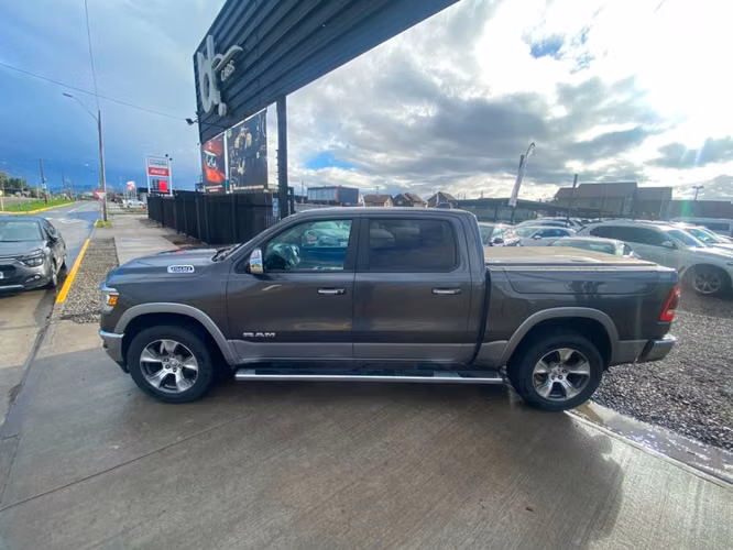 RAM 1500 LARAMIE 5.7 2020