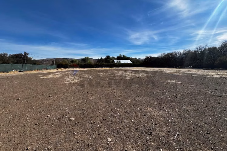 Parcela 5.800 m² con casa y piscina - Imagen 8