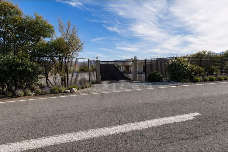 Parcela 5.800 m² con casa y piscina - Imagen 3