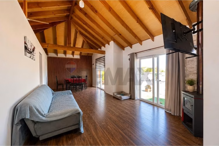 Parcela 5.800 m² con casa y piscina - Imagen 4