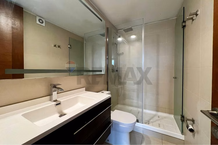 Arriendo depto las condes: 1d1b + estacionamiento