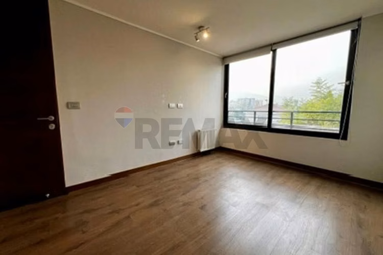 Arriendo depto las condes: 1d1b + estacionamiento