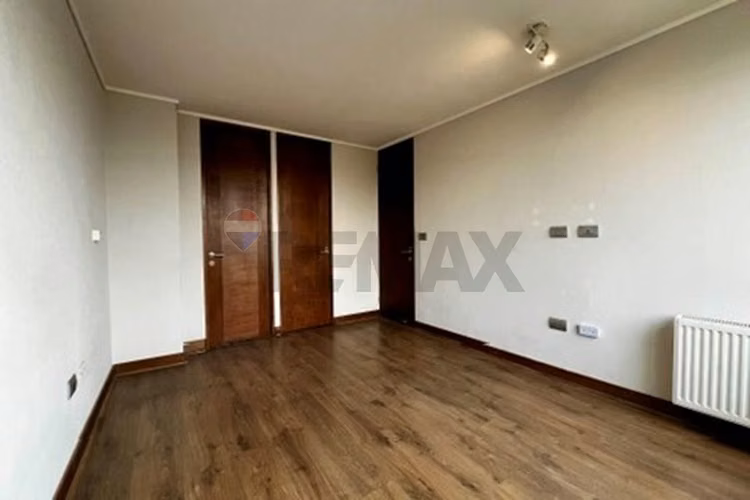 Arriendo depto las condes: 1d1b + estacionamiento