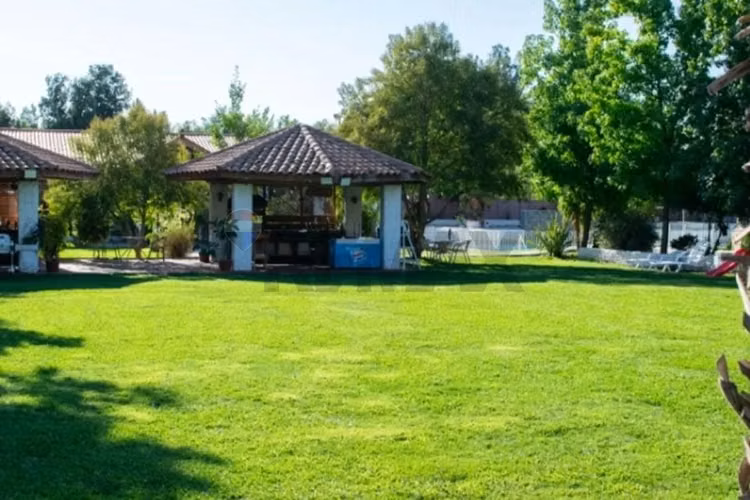 Venta de centro de eventos consolidado, en rengo.