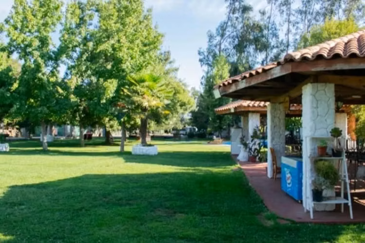 Venta de centro de eventos consolidado, en rengo.