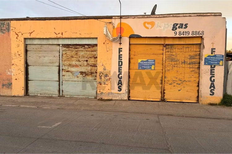 Venta de inmueble comercial, san vicente de t.t.