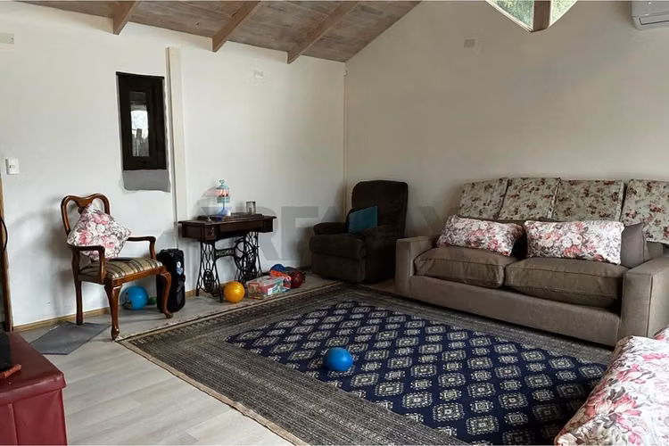 Casa en venta, el carmen de los lingues.