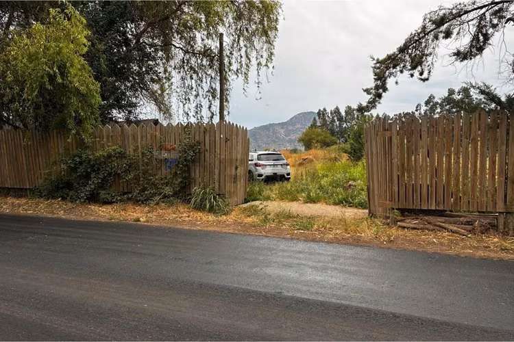Casa en venta, el carmen de los lingues.