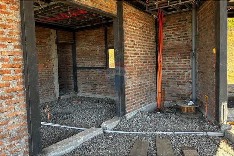 Exclusiva casa moderna en construcción avanzada - Imagen 14