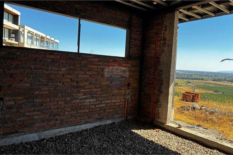 Exclusiva casa moderna en construcción avanzada - Imagen 13