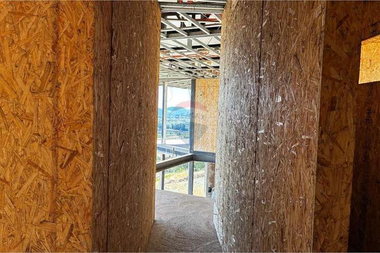 Exclusiva casa moderna en construcción avanzada - Imagen 24