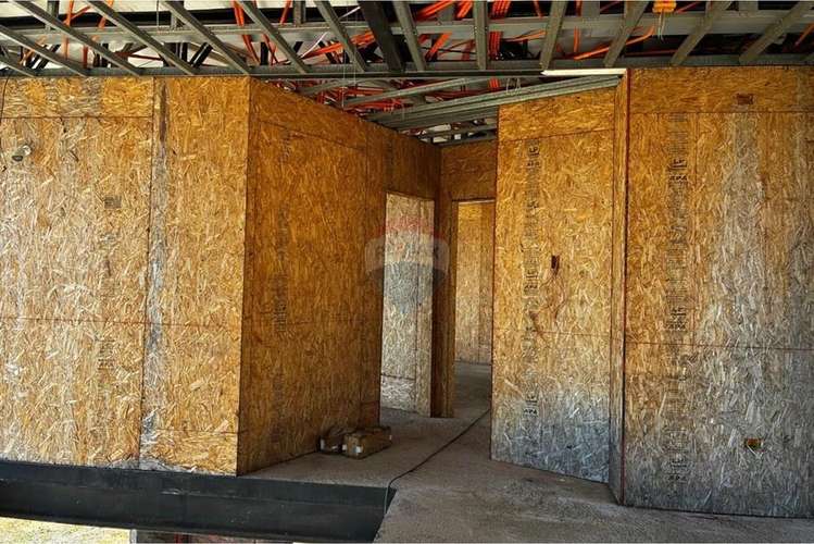 Exclusiva casa moderna en construcción avanzada - Imagen 22