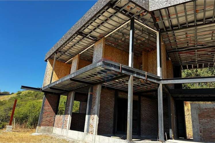 Exclusiva casa moderna en construcción avanzada - Imagen 5