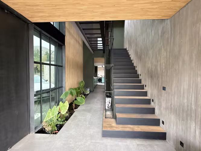 PROYECTO MODERNO DE ALTO ESTÁNDAR, DETALLES POR TERMINAR