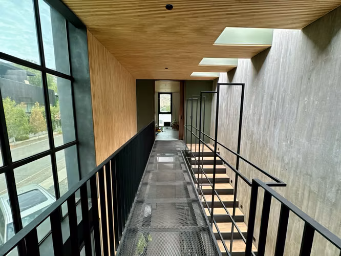 PROYECTO MODERNO DE ALTO ESTÁNDAR, DETALLES POR TERMINAR