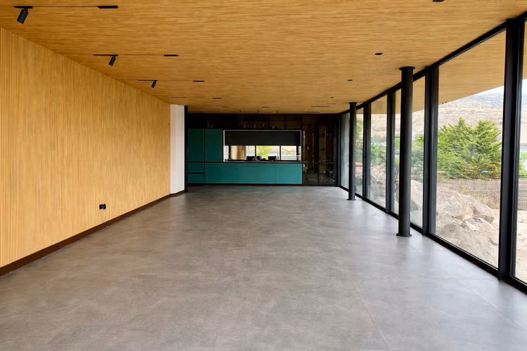 PROYECTO MODERNO DE ALTO ESTÁNDAR, DETALLES POR TERMINAR