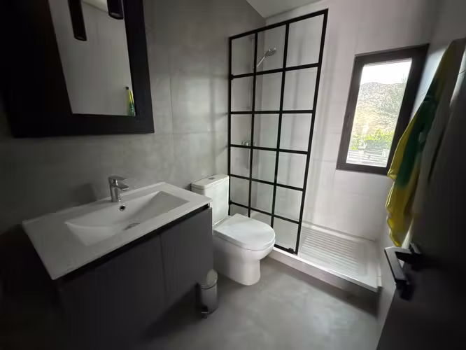 PROYECTO MODERNO DE ALTO ESTÁNDAR, DETALLES POR TERMINAR