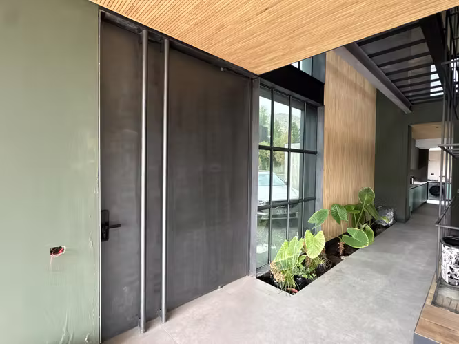 PROYECTO MODERNO DE ALTO ESTÁNDAR, DETALLES POR TERMINAR