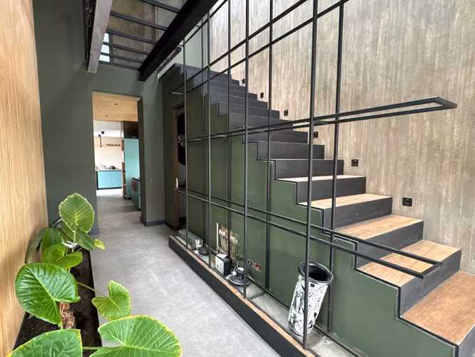 PROYECTO MODERNO DE ALTO ESTÁNDAR, DETALLES POR TERMINAR