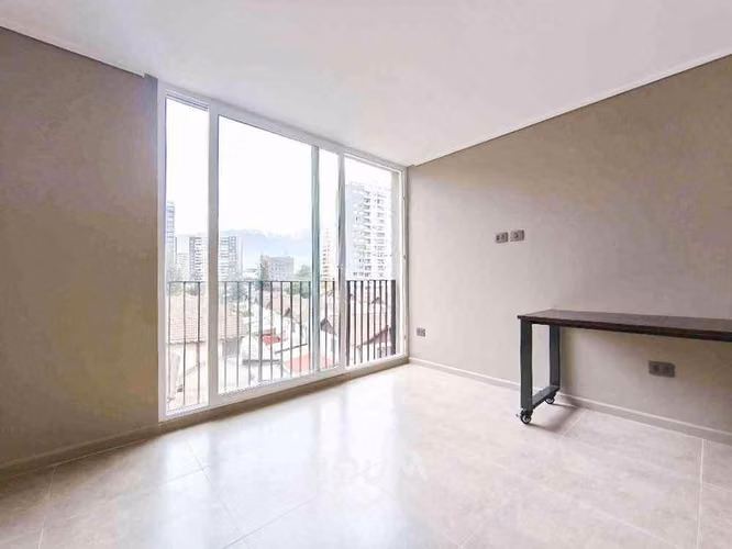 Departamento en Avenida Vicuña Mackenna Oriente