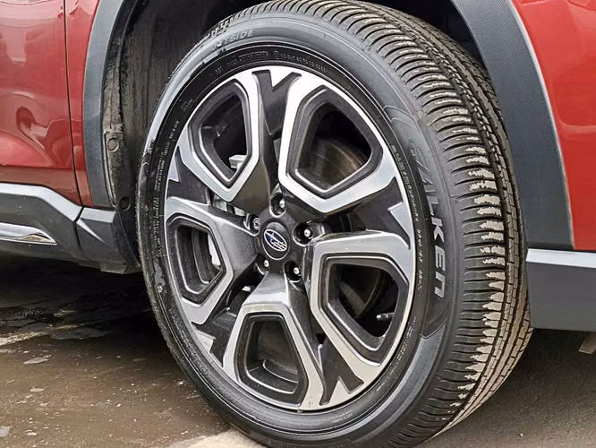 SUBARU EVOLTIS 2025