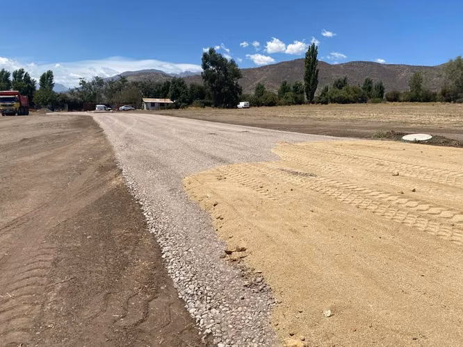 Venta de parcelas urbanizadas – condominio de 13 parcelas, en Calle Larga, Los Andes – 2.100 UF.