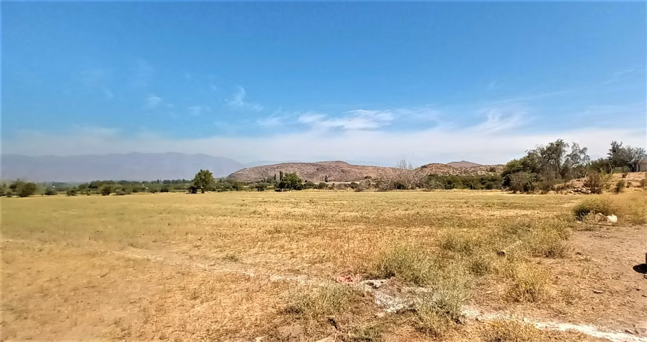 Venta de parcelas urbanizadas – condominio de 13 parcelas, en Calle Larga, Los Andes – 2.100 UF.