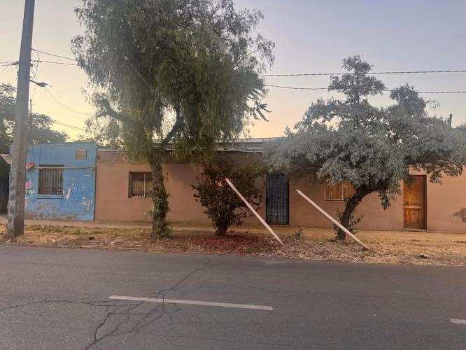 Casa Esquina con Local Comercial | La Cisterna | 180 m²