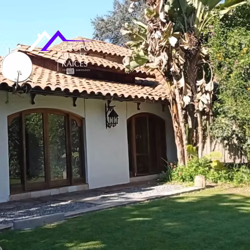 Moderna Casa con Excelente Conectividad (176160)