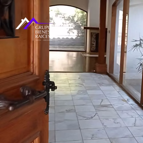 Moderna Casa con Excelente Conectividad (176160) - Imagen 8