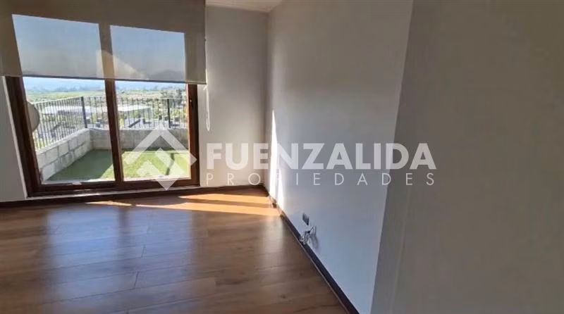 Espectacular Depto. con patio en venta, La Florida, JS
