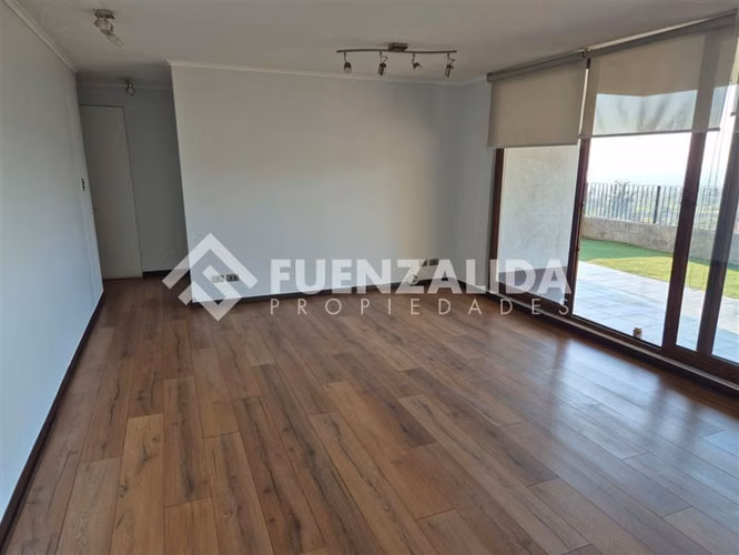 Espectacular Depto. con patio en venta, La Florida, JS