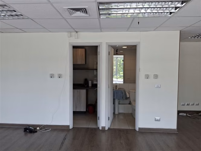 58 m planta libre 2 baños y kitchenette est y bod