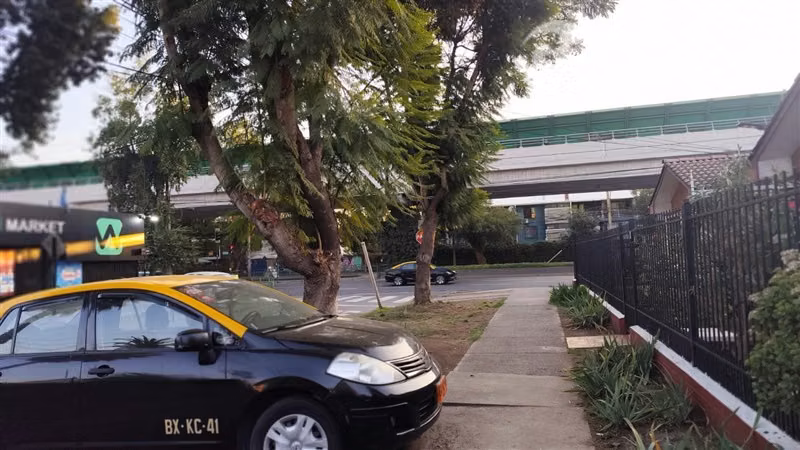 Casa en venta de a pasos del metro laguna en Pudahuel