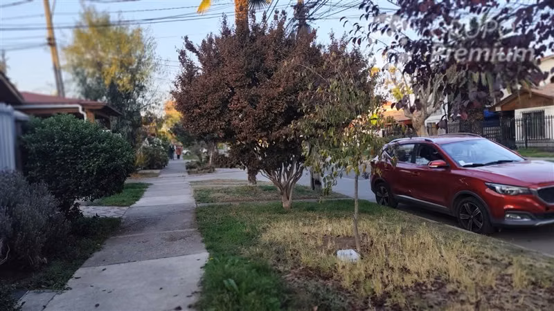 Casa en venta de a pasos del metro laguna en Pudahuel