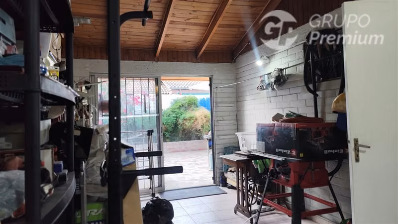 Casa en venta de a pasos del metro laguna en Pudahuel