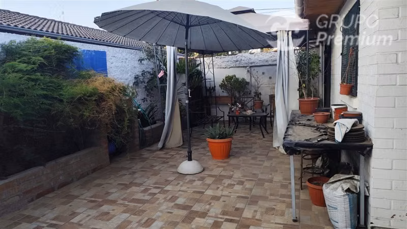 Casa en venta de a pasos del metro laguna en Pudahuel