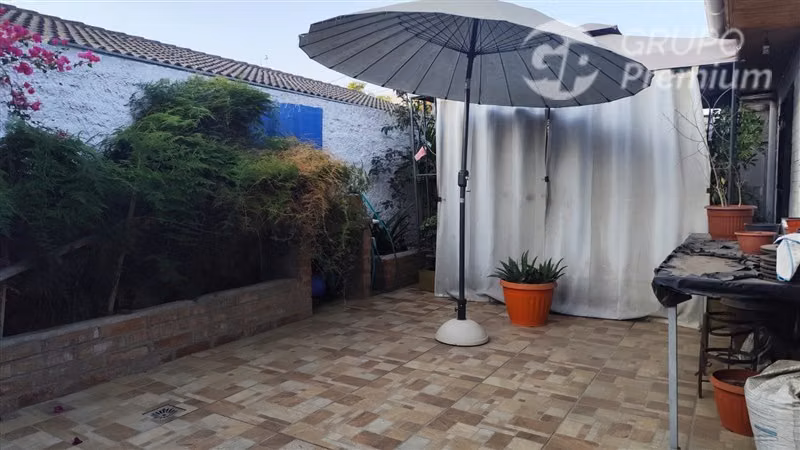 Casa en venta de a pasos del metro laguna en Pudahuel