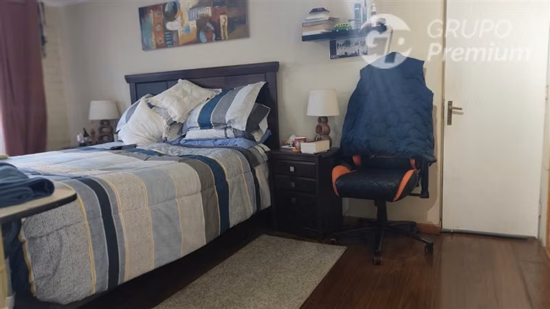 Casa en venta de a pasos del metro laguna en Pudahuel