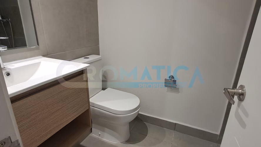 Depto. Nuevo Primer Piso, 1 Dormitorio, G. C. incluido, Cond. Santa Blanca