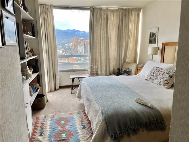 Departamento en venta de 3 dorm. en Las Condes