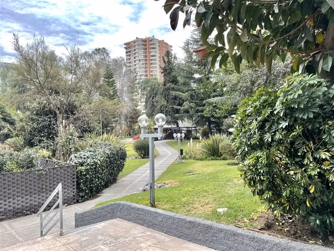 Departamento en venta de 3 dorm. en Las Condes