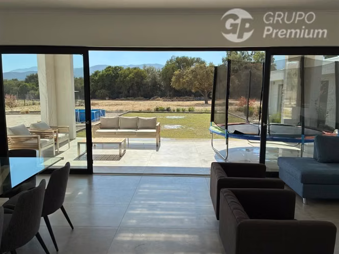 Exclusiva Casa en Parcela en Campiña Casablanca 4D 4B