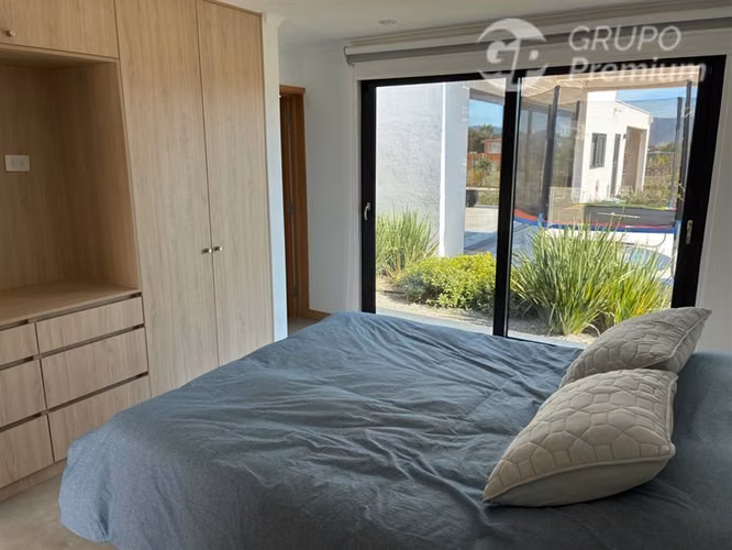 Exclusiva Casa en Parcela en Campiña Casablanca 4D 4B