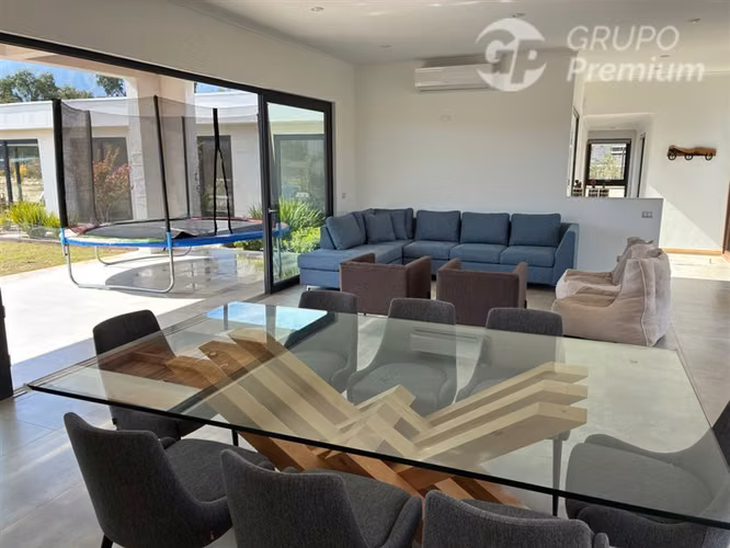 Exclusiva Casa en Parcela en Campiña Casablanca 4D 4B