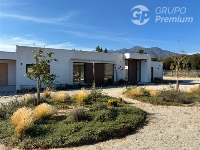 Exclusiva Casa en Parcela en Campiña Casablanca 4D 4B