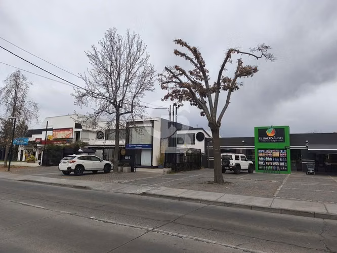 Excelente Local Comercial  – ¡Gran Visibilidad y Tránsito!
