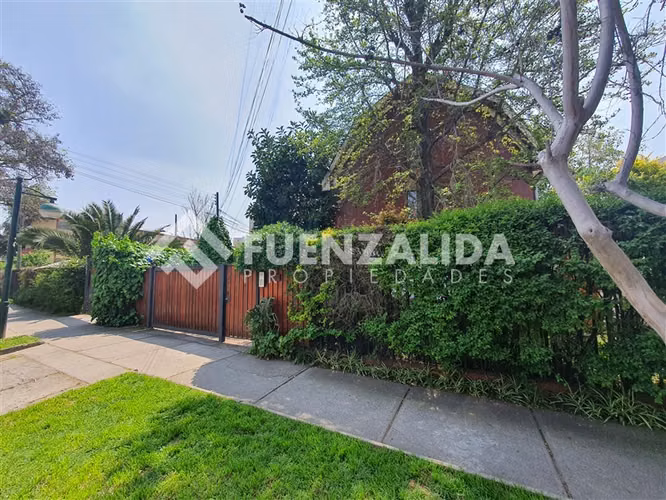 Casa en venta de 4 dorm. en Ñuñoa