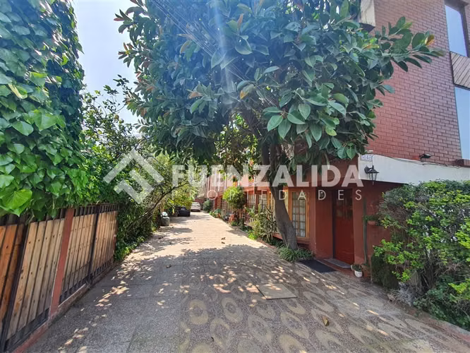 Casa en venta de 4 dorm. en Ñuñoa